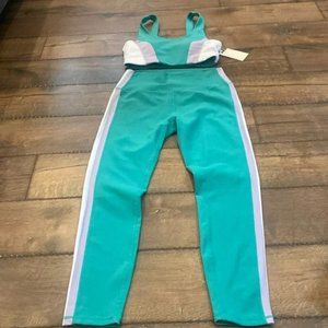 NWT Wilo Colorblock Green Purple White Set